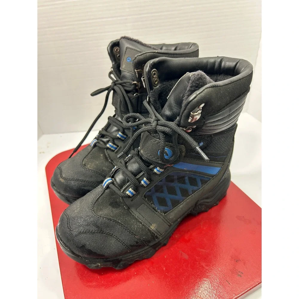 Airwalk Geometric Snow Boots 7 Black Insulated Rugged Gorpcore Winter Utility